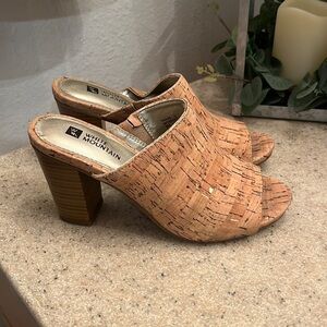 White Mountain brand size 6M slip on peep toe heels